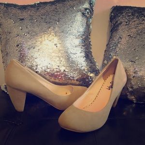 Women’s size 11 heels